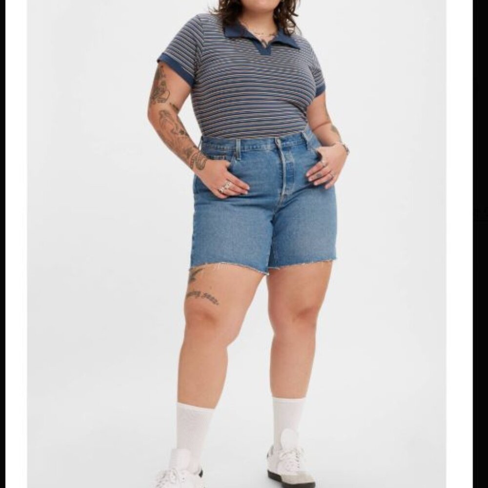 Levi's Plus Size 22 Curvy Fit Bermuda Denim Shorts Raw Hem Summer Brand New